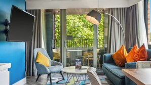 Liberty 1 Bedroom | Oppholdsområde | Flatskjerm-TV