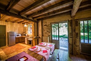 Cottage | Living area | Flat-screen TV
