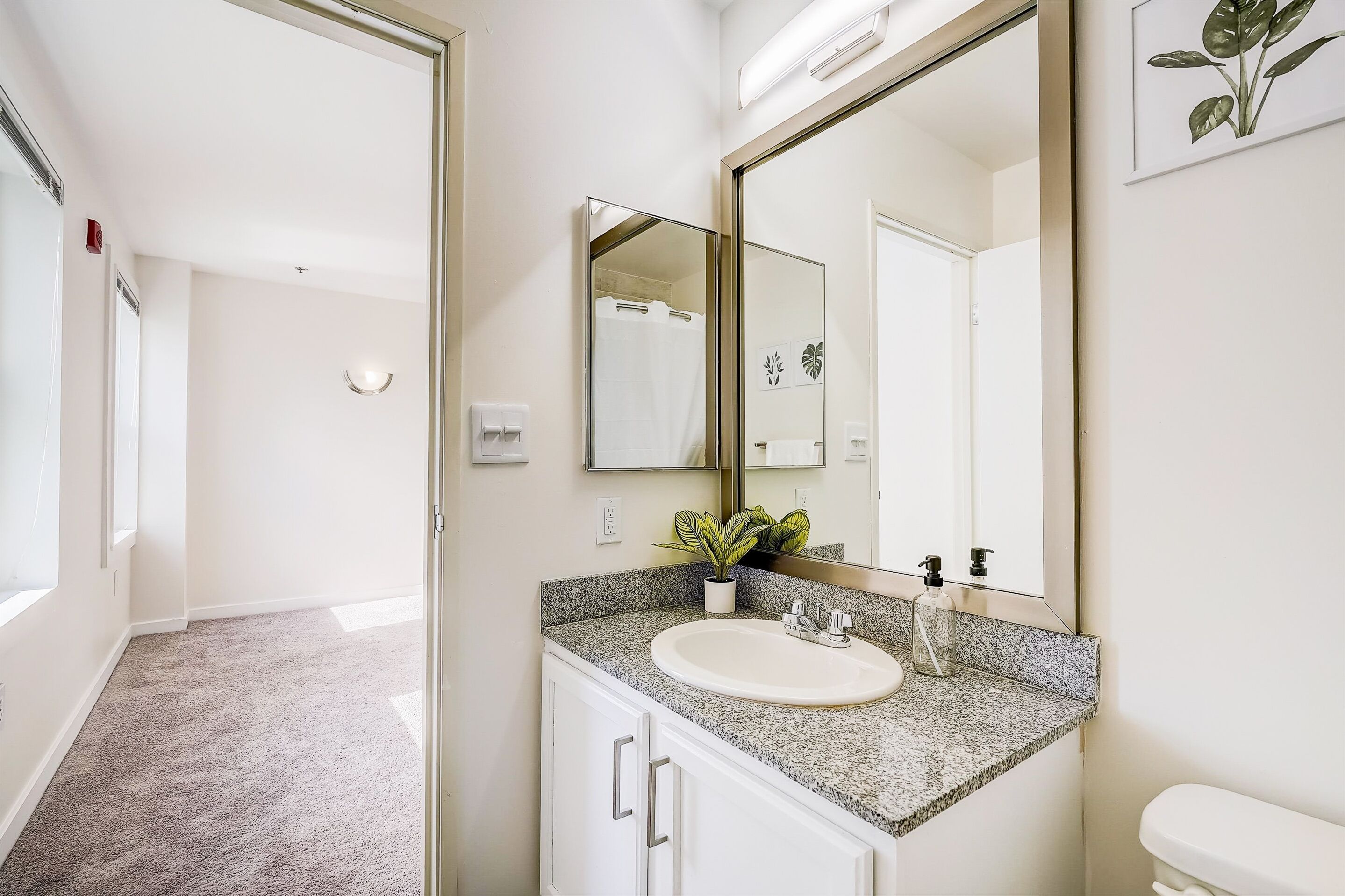 FRONTDESK Wholesale District Downtown Indy Apts