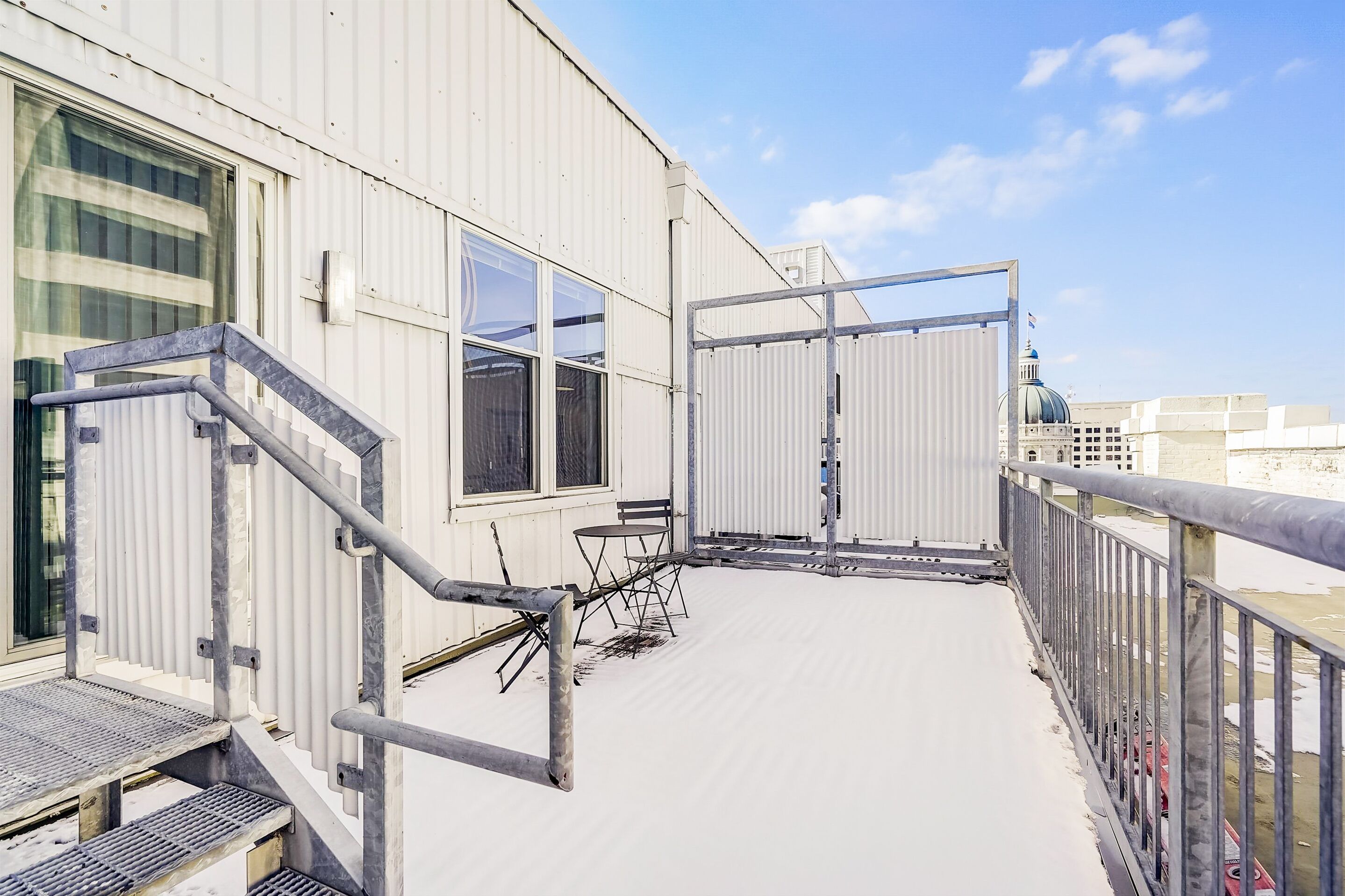 FRONTDESK Wholesale District Downtown Indy Apts