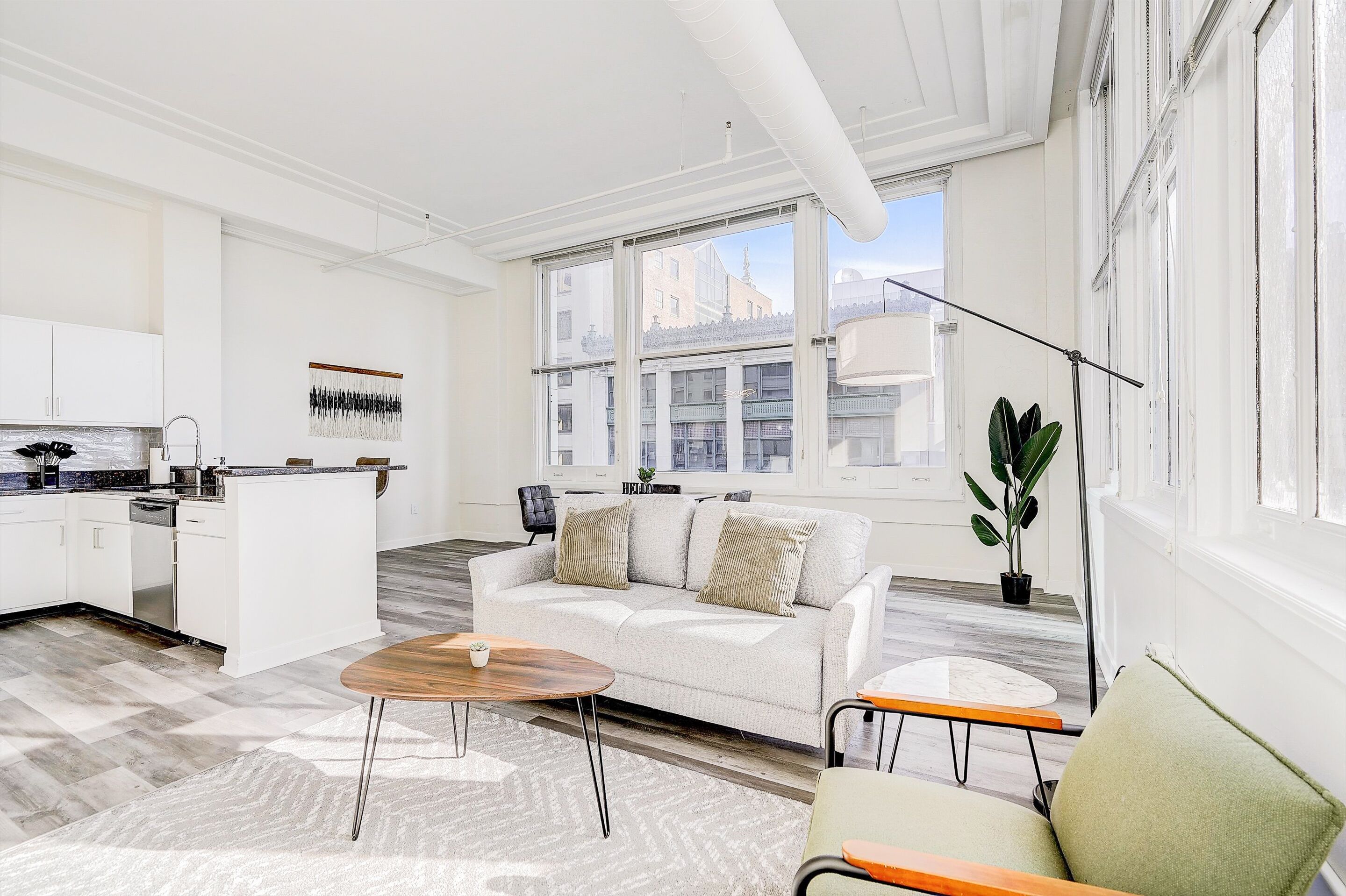 FRONTDESK Wholesale District Downtown Indy Apts