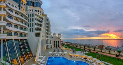 The Grand Gloria Hotel