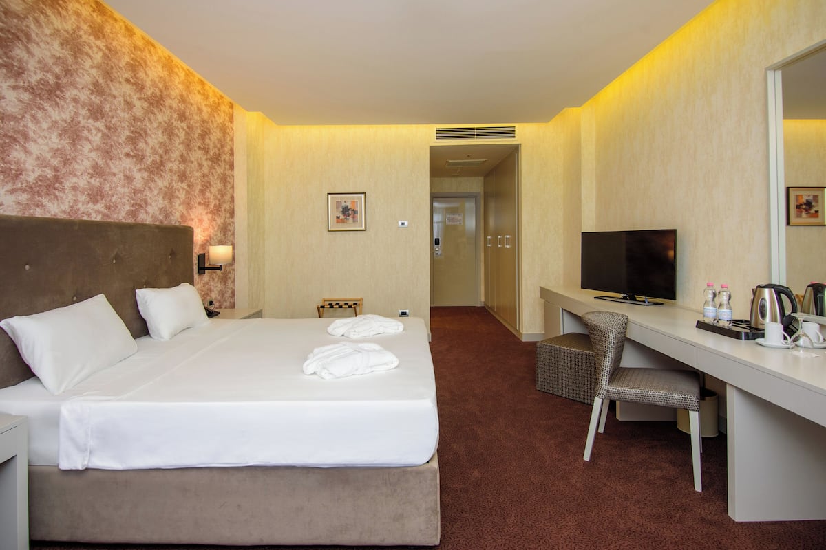 1 bedroom, minibar, in-room safe, desk