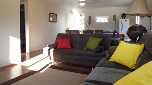 Room | Living room | Flat-screen TV, Netflix - Gramado Inesquecível (Gramado)