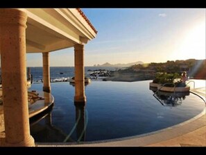 Outdoor pool, an infinity pool
