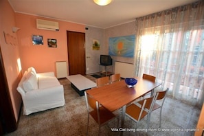Villa - 2 sovrum (cioC) | Vardagsrum | Tv