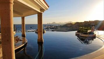 Outdoor pool, an infinity pool