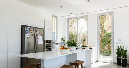 5BR Huge Pool View Private Villa @ Kfar Shmaryahu