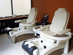 1 treatment room
