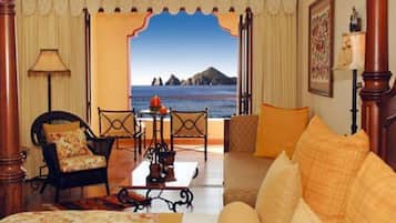 Departamento (2 Bedrooms) | Área de sala de estar | Televisión y consola de videojuegos