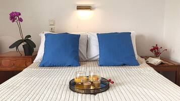 In-room safe, free WiFi, bed sheets