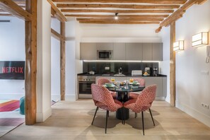 Deluxe Apartment, 2 Bedrooms | Dining room - Slow Suites Chueca (Madrid)