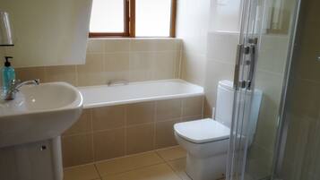 Family Room, Private Bathroom (Number 7, Non En Suite) | Bathroom | Towels