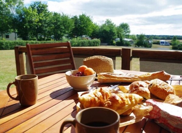 Tent (Lodges) | Terrace/patio - Camping La Ferme de Lann Hoedic (Sarzeau)