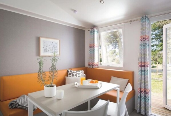 Mobil enhet (2-4 persons) | Vardagsrum | Platt-tv