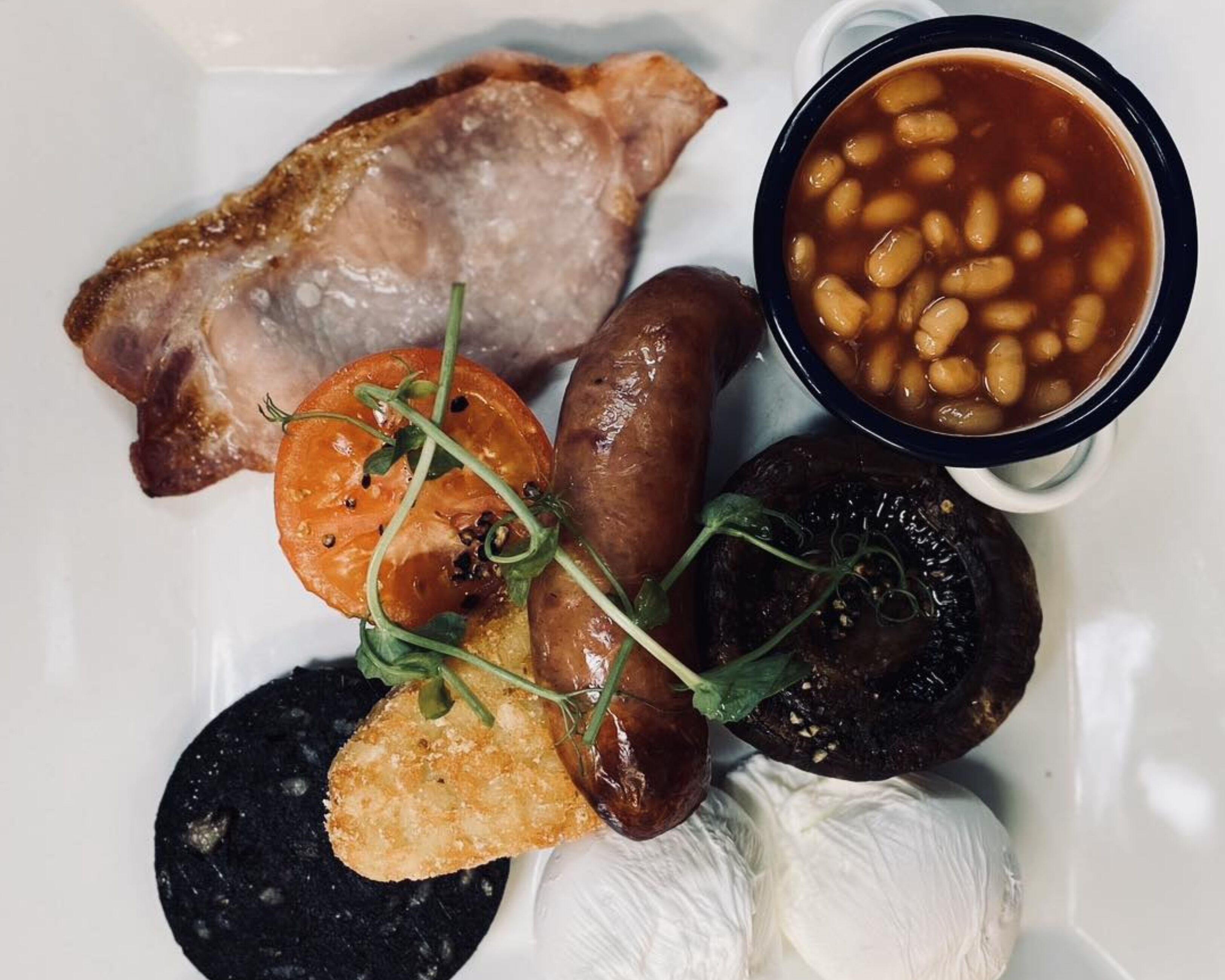 free daily english breakfast