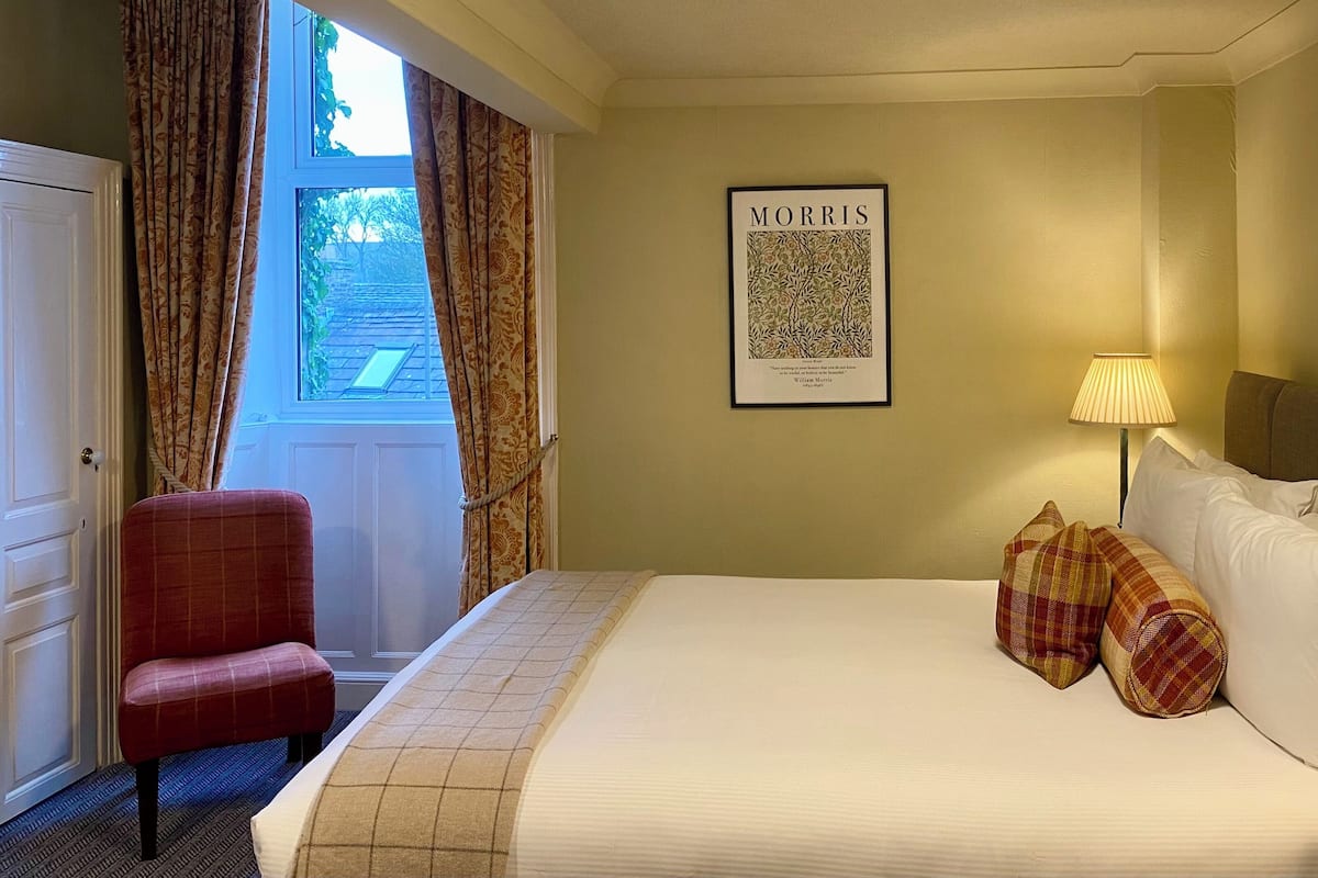 Standard Double | Iron/ironing board, free WiFi, bed sheets