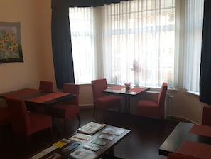 Free daily buffet breakfast  - Villa Rheiderhof (Weener)