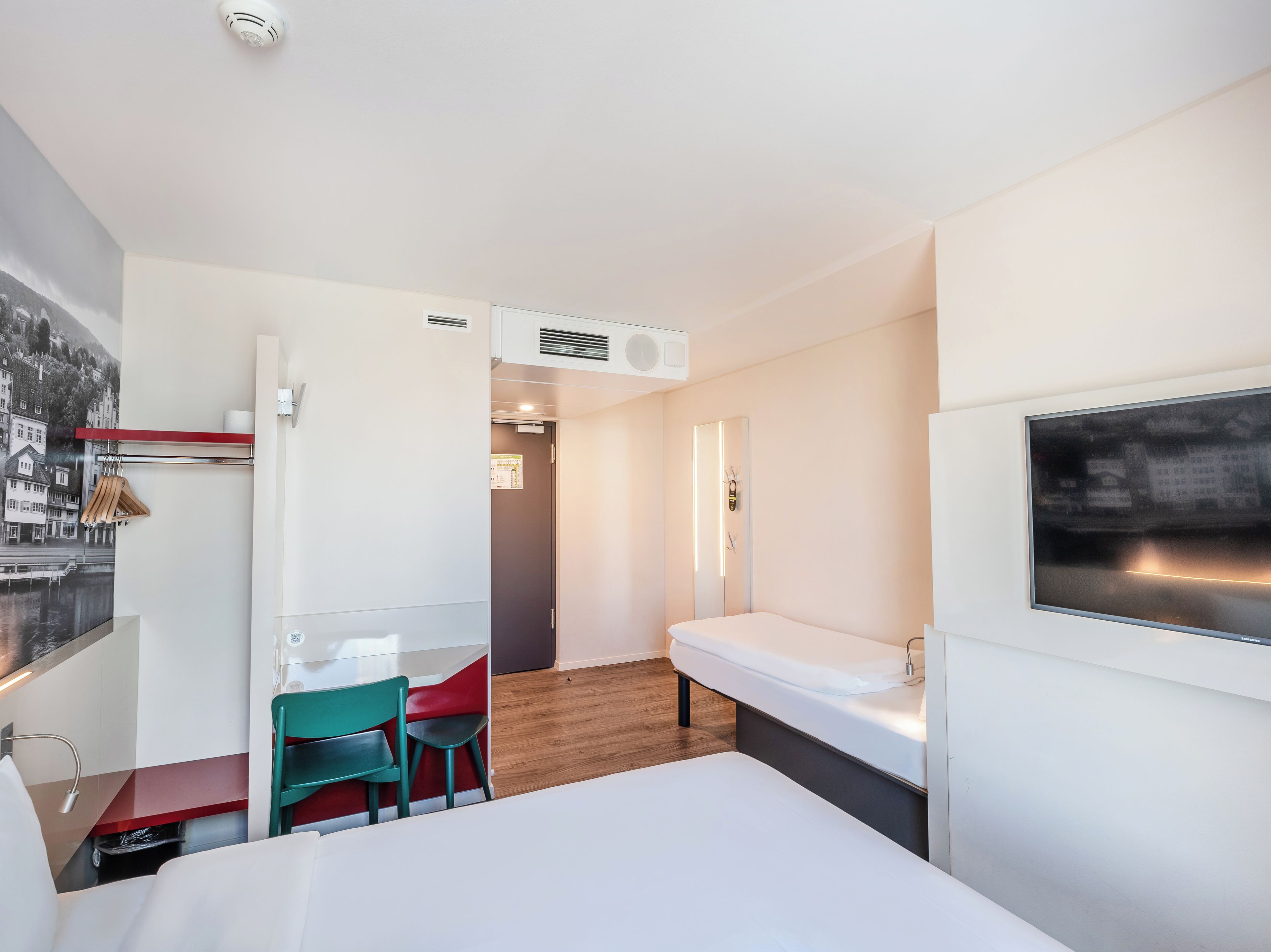 triple room | 1 bedroom, premium bedding, desk, soundproofing
