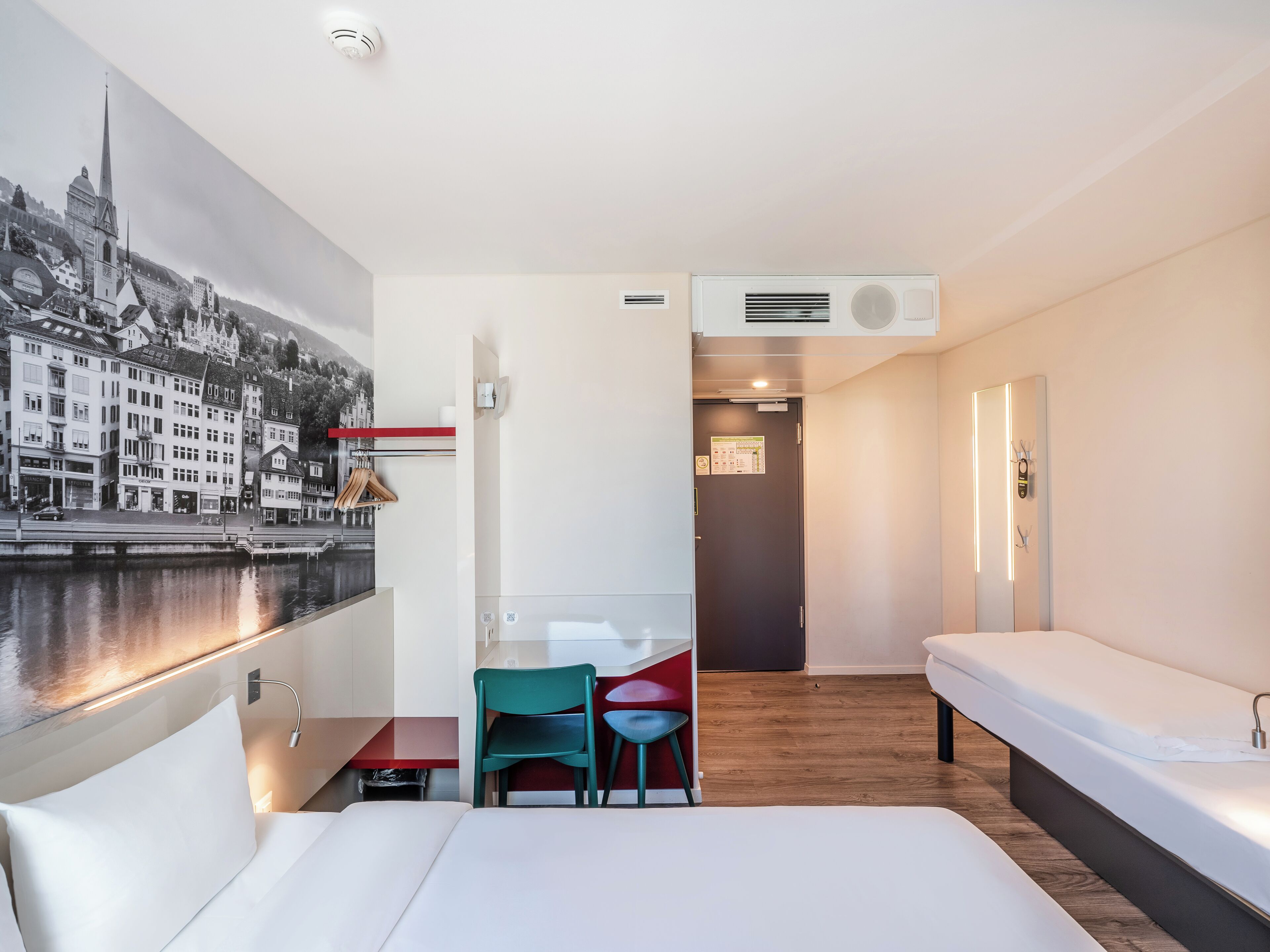 triple room | 1 bedroom, premium bedding, desk, soundproofing