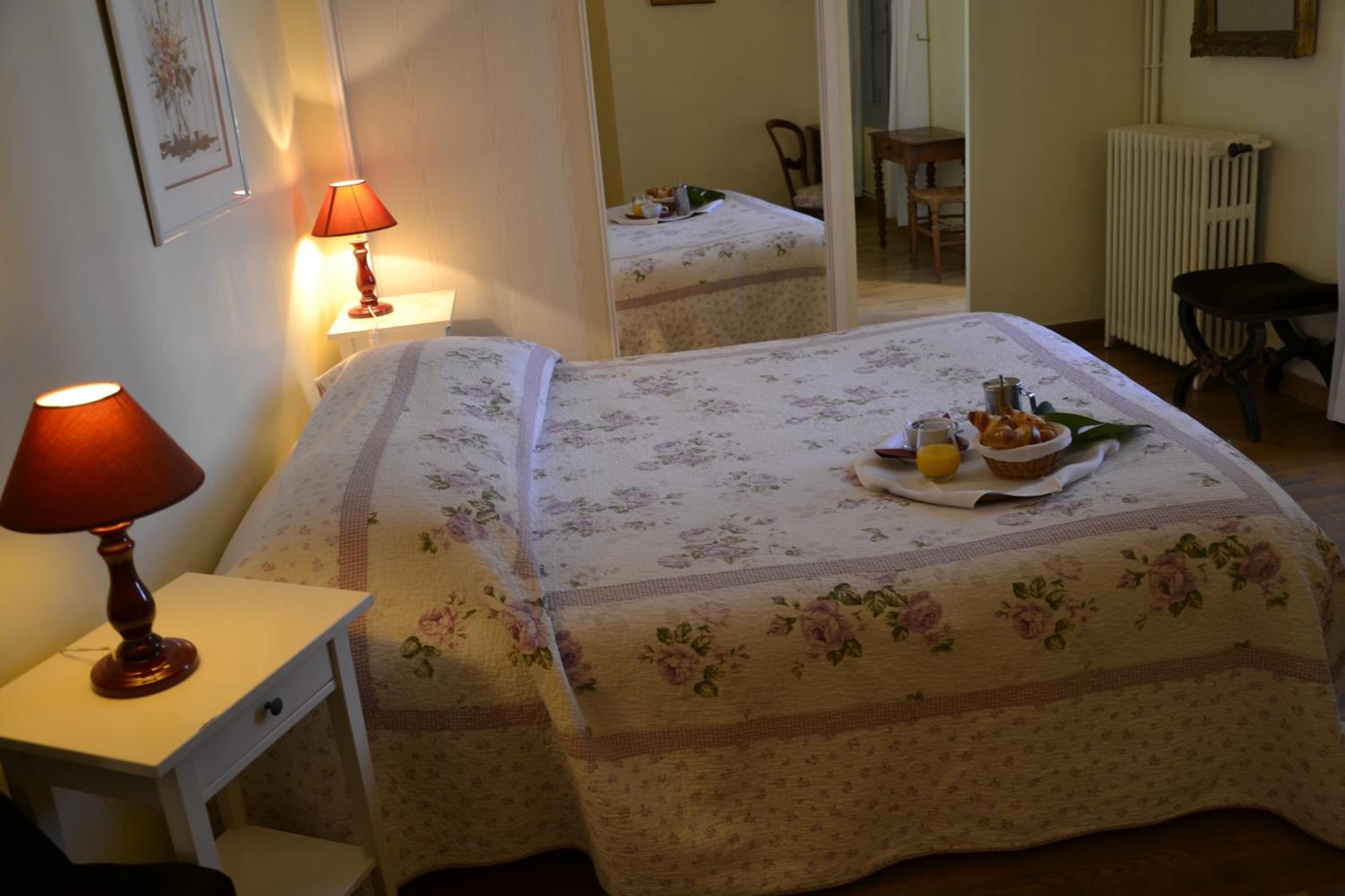 Bureau, lits bébé (gratuits), Wi-Fi gratuit, draps fournis