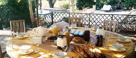 Petit-déjeuner continental compris tous les jours