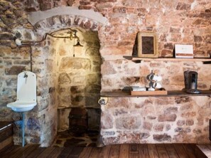 1 treatment room, massages - La Grande Lauzade (Le Luc)