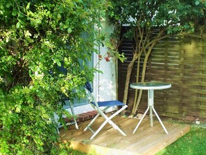 Apartment, Patio | Individually decorated, individually furnished, free WiFi - Weiherhaus Ferienappartements (Garding)