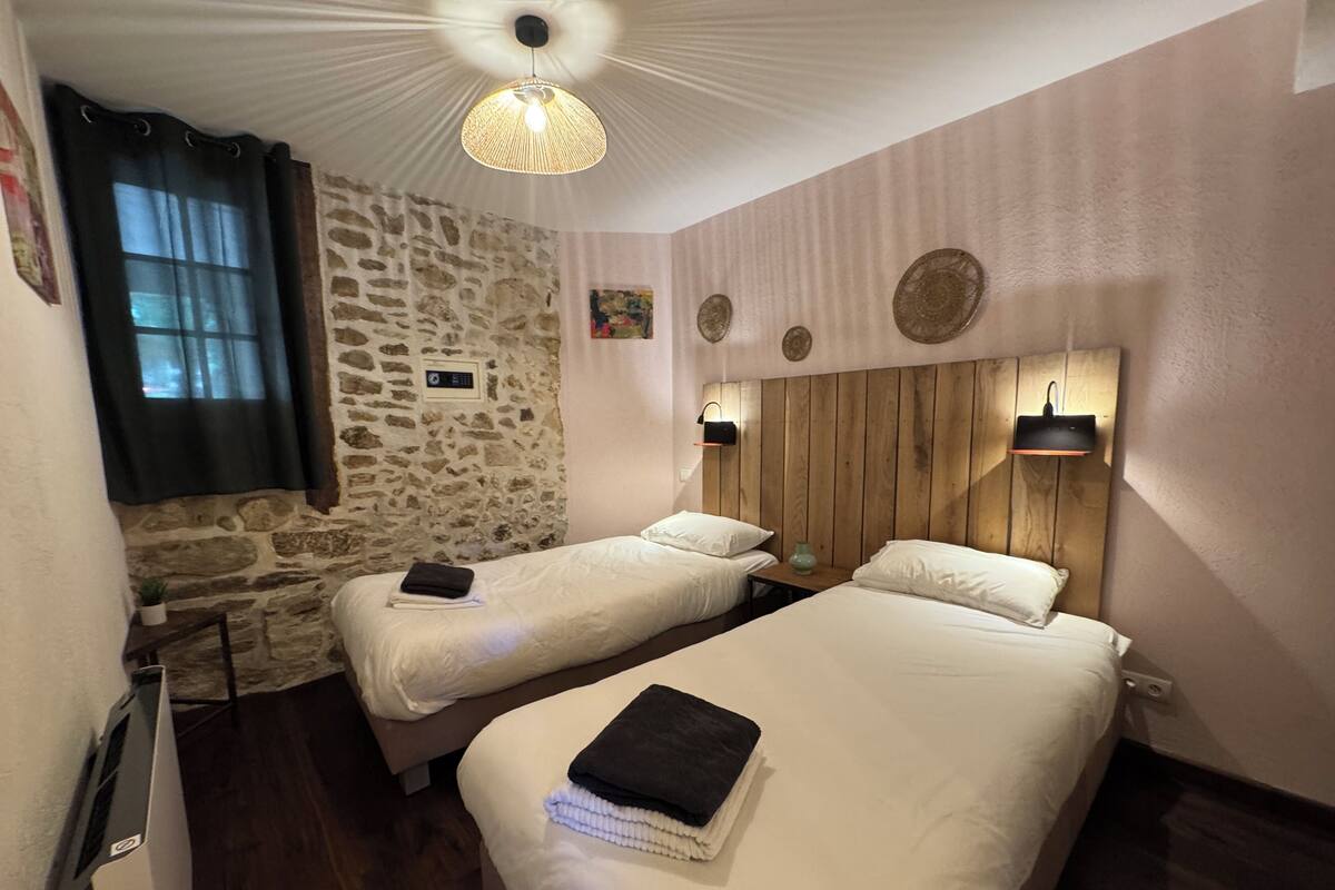 Premium bedding, in-room safe, individually decorated