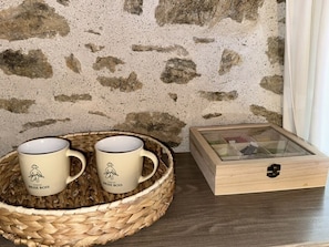 Chambre Prestige double ou avec lits jumeaux, 1 lit double ou 2 lits jumeaux | Literie de qualité, coffre-fort, décor unique, ameublement unique