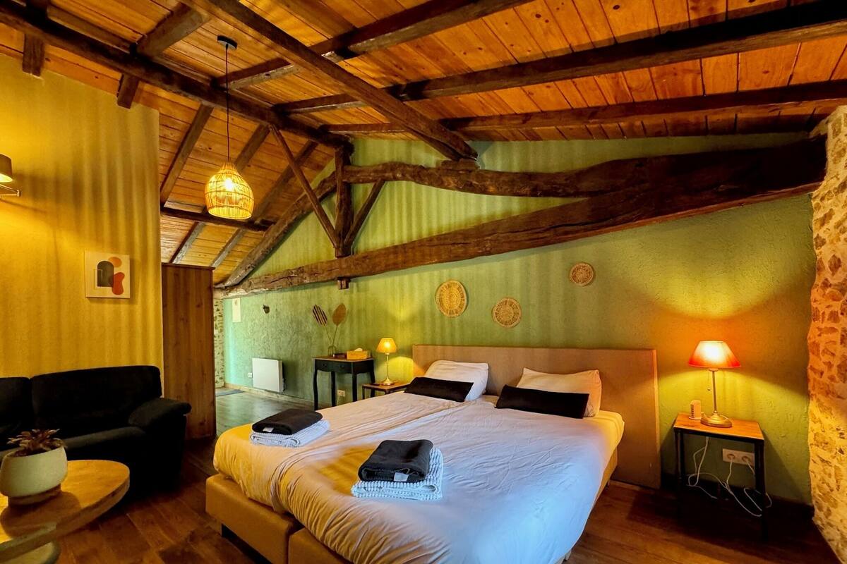Chambre Prestige double ou avec lits jumeaux, 1 lit double ou 2 lits jumeaux | Literie de qualité, coffre-fort, décor unique, ameublement unique