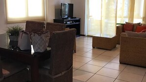 家庭公寓客房, 3 間臥室 | 客廳