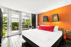 Rom – deluxe, 1 kingsize-seng, hageutsikt | Utsikt fra rommet