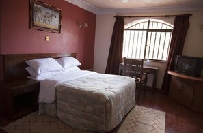 Habitación ejecutiva doble, no fumadores | Escritorio, wifi gratis, ropa de cama