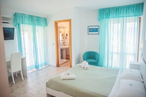 Hypo-allergenic bedding, minibar, in-room safe, desk - Le Tre Caravelle Hotel (Centola)