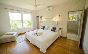 Grand Villa, 4 Bedrooms, Jetted Tub | Room amenity - Villas Agua Dulce - Villa Dolce Vita (Sosúa)
