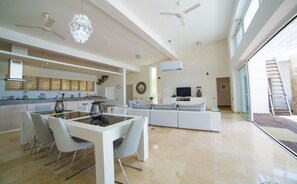 تفاصيل الفندق من الداخل