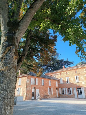 Quadruple Room, Ensuite (L'Aile) | Exterior - Le Jardin Des Cèdres (Lavaur)