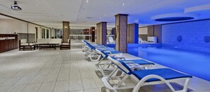 Innenpool, Außenpool (je nach Saison geöffnet), Cabañas (kostenlos)