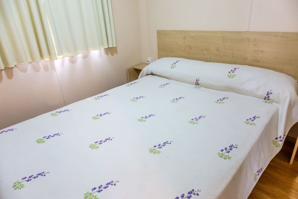 Lits bébé (gratuits), Wi-Fi gratuit, draps fournis