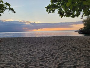 Beach nearby, beach bar - Casa caleton (Rio San Juan)