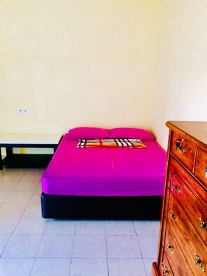 Zimmer, eigenes Bad | Schreibtisch, kostenloses WLAN