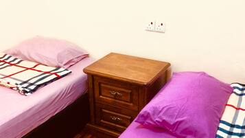 Desk, free WiFi