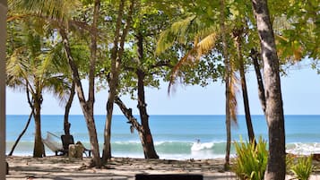 Kamar Deluks, 1 Tempat Tidur King, pemandangan samudra, menghadap pantai (Pelican) | Pemandangan pantai/laut