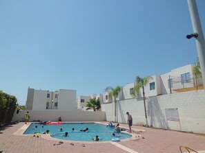 Outdoor pool - Condo Maple (Mazatlán)