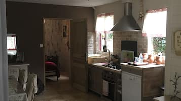 Casa de campo Confort, baño privado, vistas a la piscina | Cocina privada