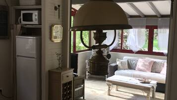 Comfort Cottage, Ensuite, Pool View | Miscellaneous