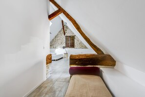 标准房 (Ollywood) | 1 多间卧室、高档床上用品、隔音、熨斗/熨板