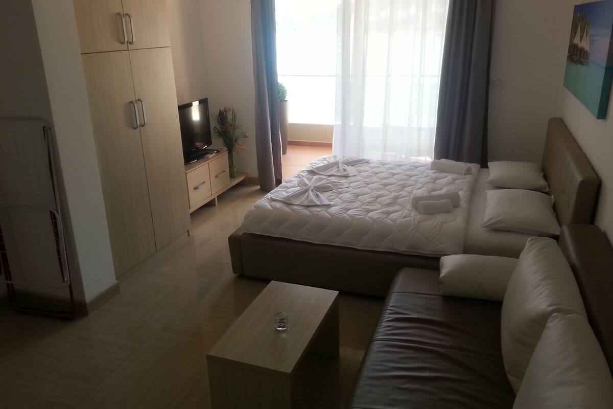 Standard-Studio (Triple) | Schallisolierte Zimmer, Bügeleisen/Bügelbrett, kostenlose Babybetten