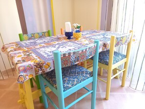 Desayuno buffet todos los días (EUR 7 por persona) 